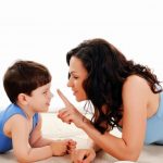 day tre thong minh som noi chuyen 150x150 - Những sai lầm trong nuôi dạy con mà ba mẹ cần tránh