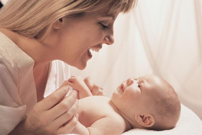 Phương pháp chăm sóc trẻ sơ sinh tháng đầu tiên