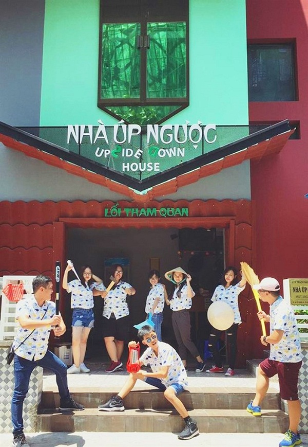 nha up nguoc vung tau 1 - Giới trẻ đổ xô đến nhà úp ngược Vũng Tàu để check in