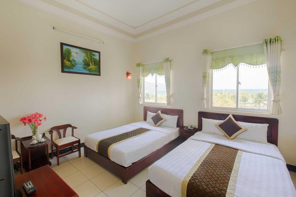 phong khach san bay tri nhe nhang thoang mat 1024x682 - Top 10 khách sạn giá rẻ ở Đà Nẵng chất lượng nhất