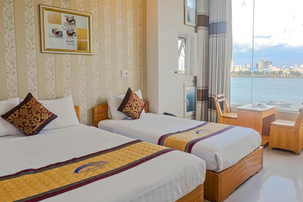 phong khach san rainbow da nang view nhin ra song han - Top 10 khách sạn giá rẻ ở Đà Nẵng chất lượng nhất