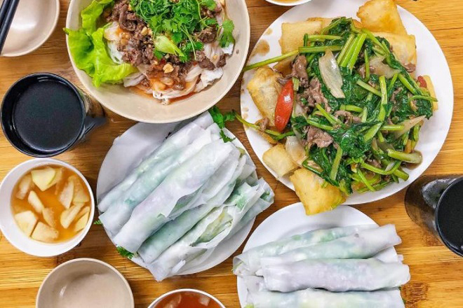 ăn tối phở cuốn hà nội